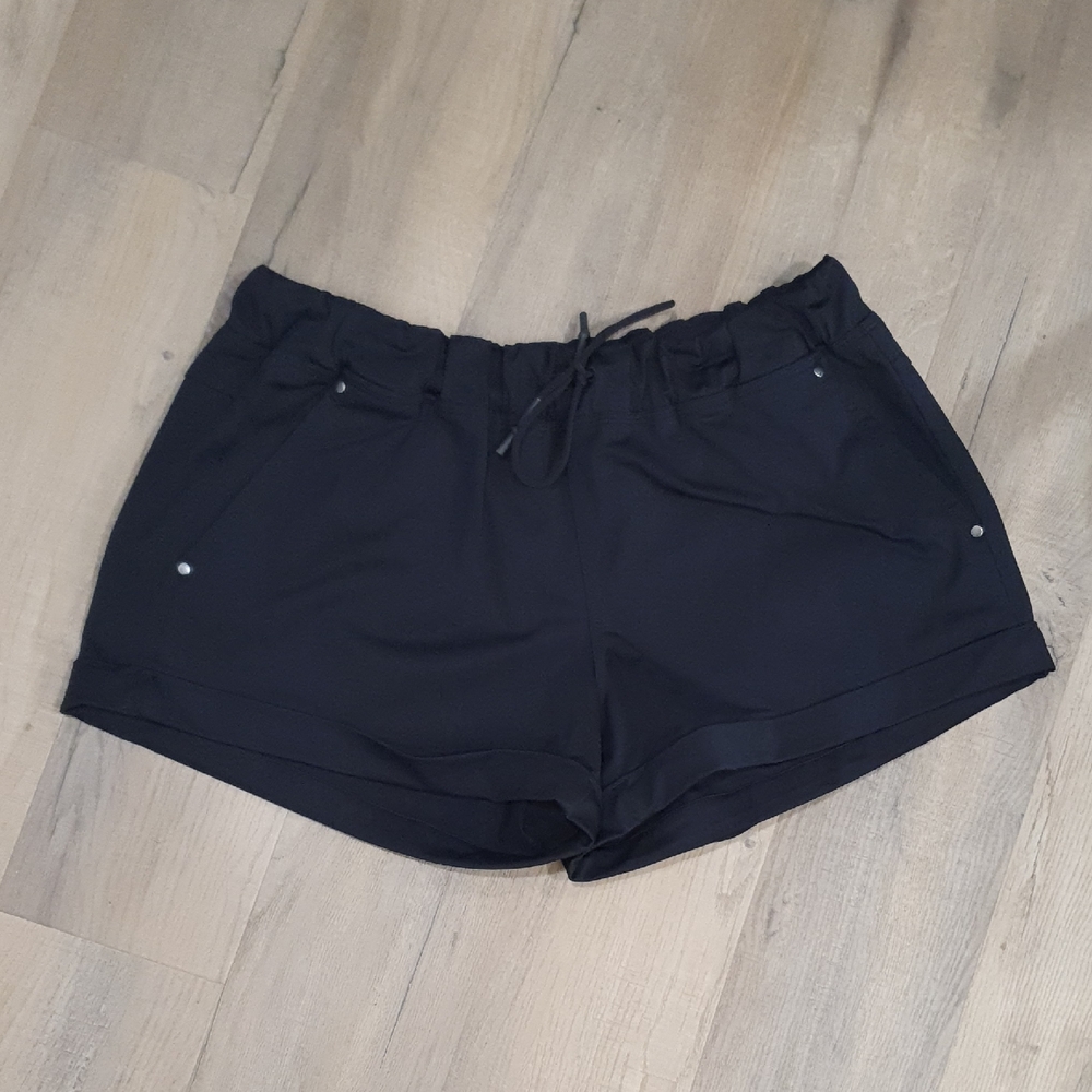 Lululemon Black Women's Shorts Size 10/12